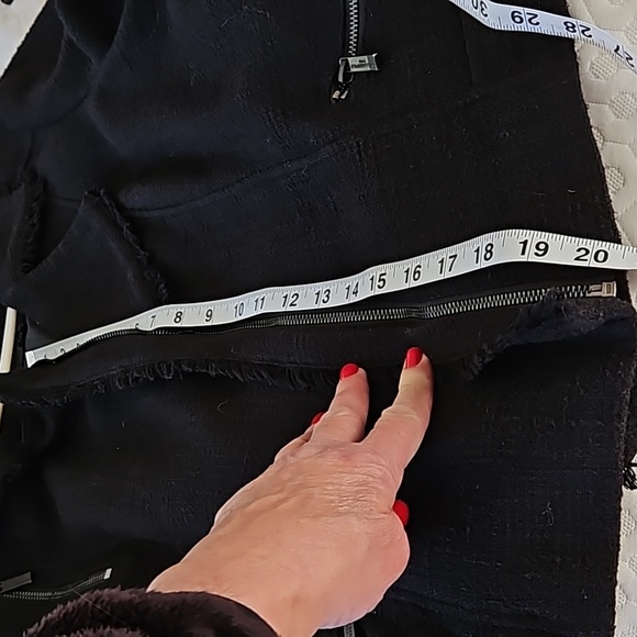 Karl Lagerfeld XL Black short blazer: frayed edges, zipper. EUC. - Picture 7 of 15